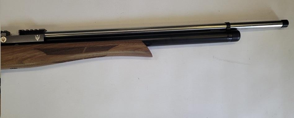 Beaumont  - beaumont beaumont grizzly 8mm 380 joules walnut stock stainless barrel6 3