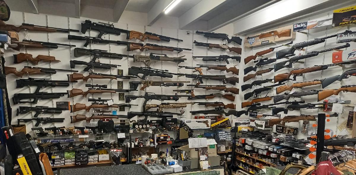 Winkel impressie Airguns.nl - Hilversum  / Luchtbuksen / Luchtpistolen etc. Joppies Dump Shop open since 1975-3483-a